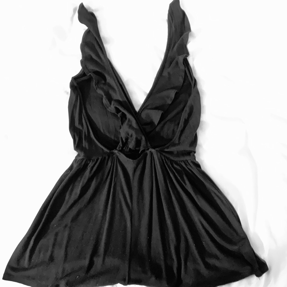 Backless Romper w. Ruffle Straps